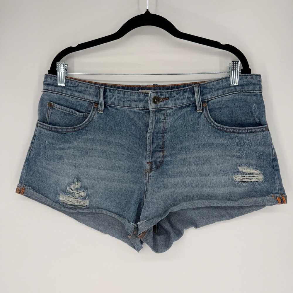 ROXY DISTRESSED PATCHWORK DENIM SHORTS SIZE 31 CASUAL BEACH DENIM